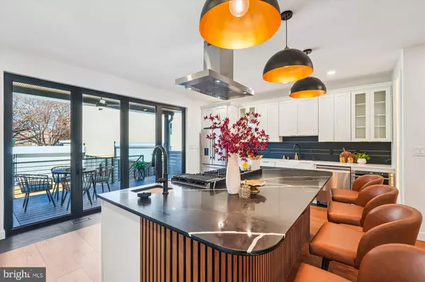 Washington, DC 20011,951 SHEPHERD ST NW