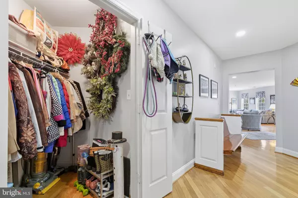 Warrenton, VA 20187,6696 CLUB HOUSE LN #104