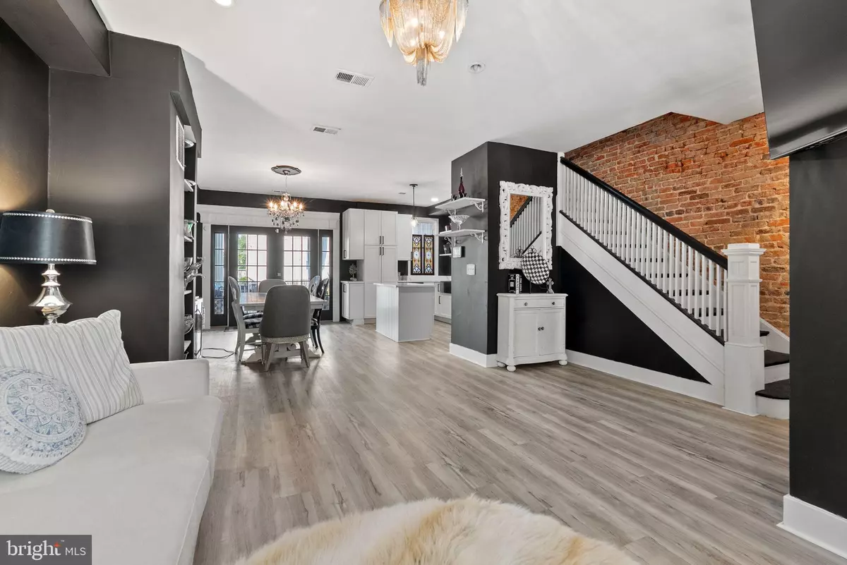 Washington, DC 20003,939 15TH ST SE