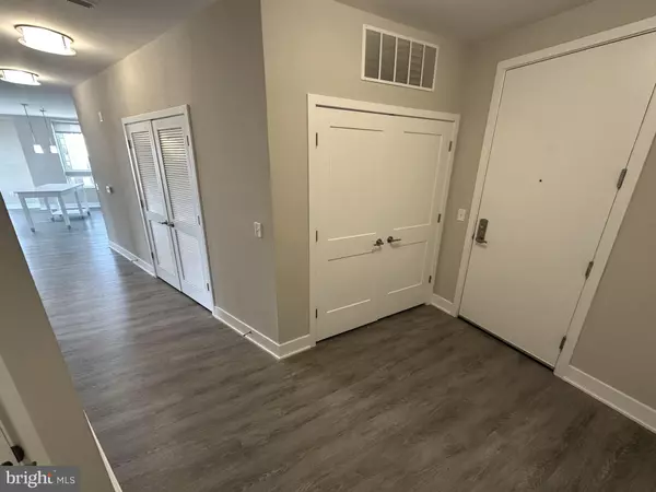 Oxon Hill, MD 20745,145 RIVERHAVEN DR #403