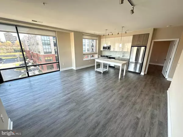 Oxon Hill, MD 20745,145 RIVERHAVEN DR #403