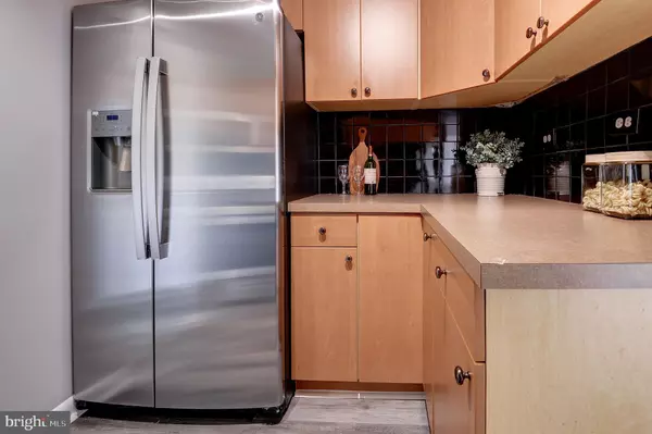 Alexandria, VA 22304,5340 HOLMES RUN PKWY #901