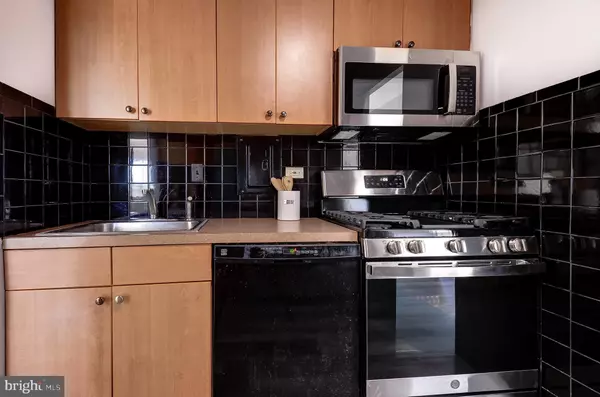 Alexandria, VA 22304,5340 HOLMES RUN PKWY #901