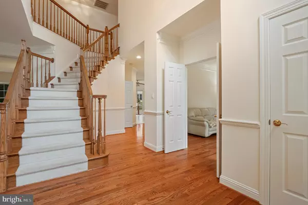 Potomac, MD 20854,10604 MAPLECREST