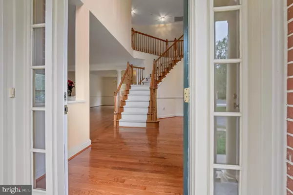 Potomac, MD 20854,10604 MAPLECREST