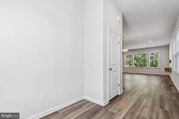 Dumfries, VA 22026,17815 WOODS OVERLOOK DR