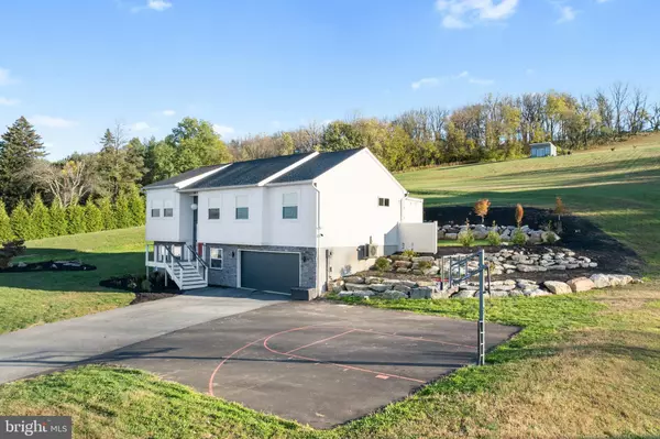 Allentown, PA 18104,3708 HUCKLEBERRY RD