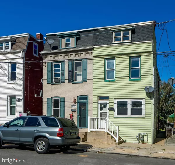 923 BLUNSTON ST, Columbia, PA 17512