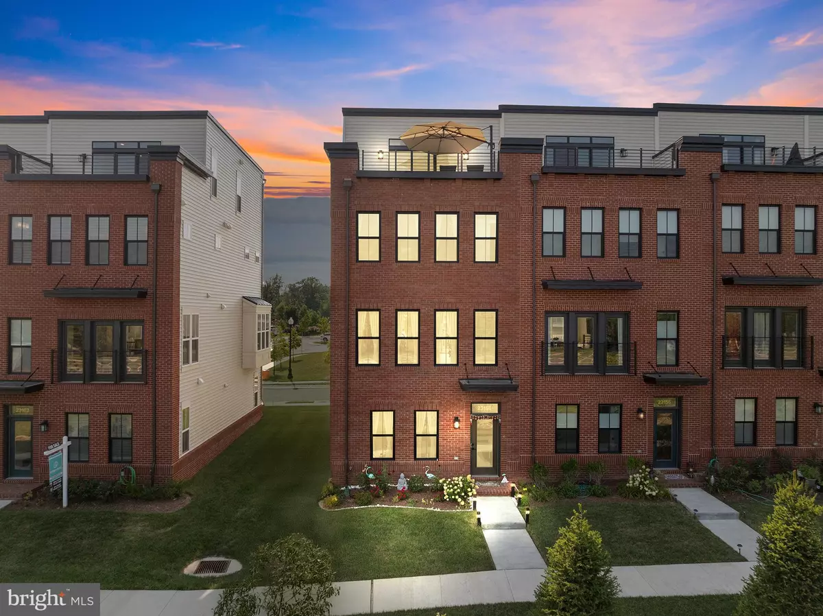 Ashburn, VA 20148,23158 HORSESHOE TRAIL SQUARE