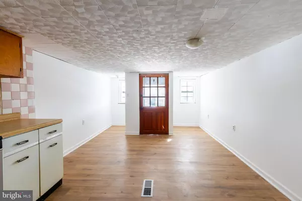 New Oxford, PA 17350,254 MOUNT MISERY RD