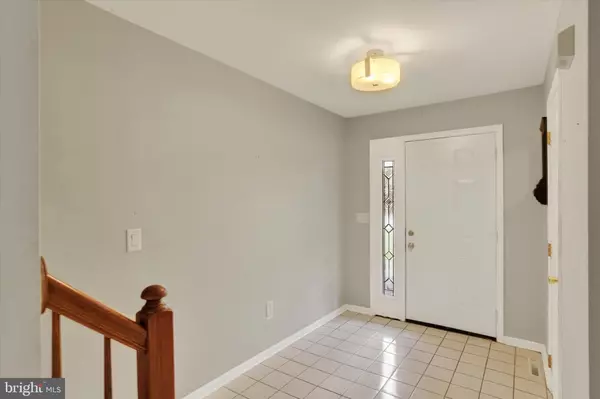 Harrisburg, PA 17111,5772 HIDDEN LAKE DR