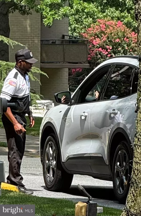 Bethesda, MD 20814,5225 POOKS HILL RD #B24N