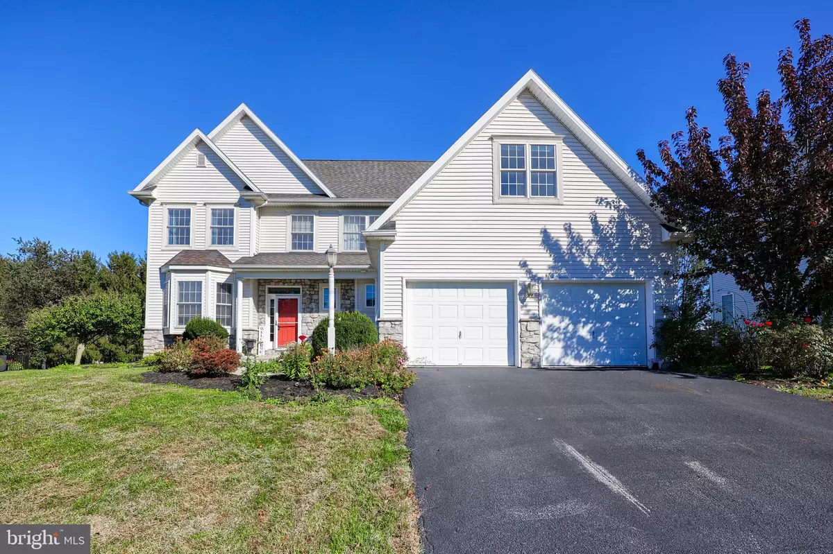 Lititz, PA 17543,327 SQUIRE LN