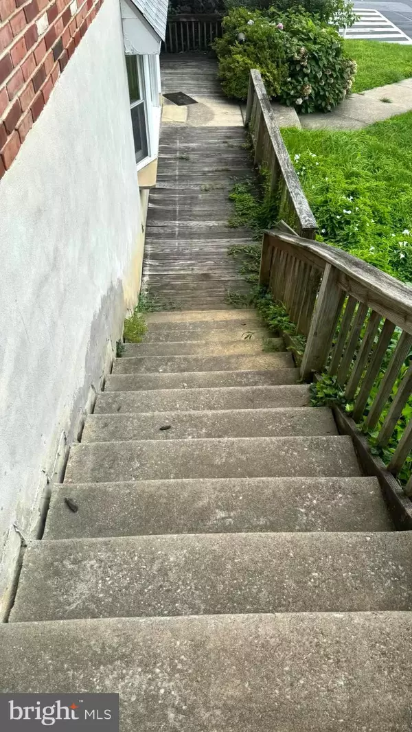 Upper Darby, PA 19082,610 S CEDAR LN