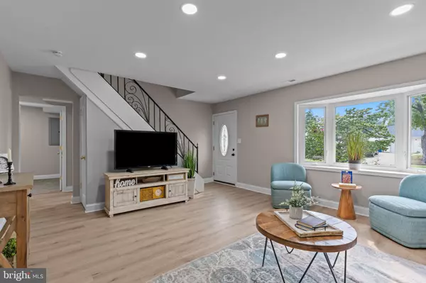 Levittown, PA 19057,14 IRIS RD