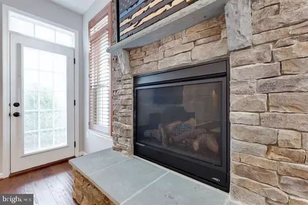 Aldie, VA 20105,24876 HELMS TER