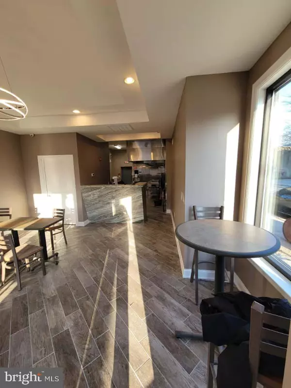 Camden, NJ 08104,1050 S 4TH ST