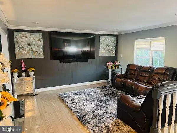 Sterling, VA 20164,304 E GORDON ST E