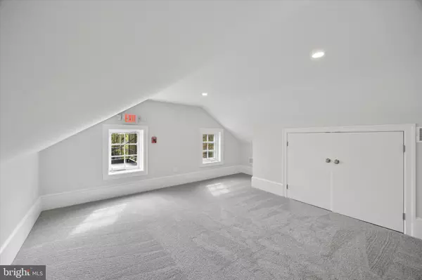 Doylestown, PA 18901,21 S CLINTON ST #2