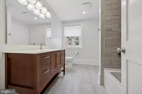 Doylestown, PA 18901,21 S CLINTON ST #2