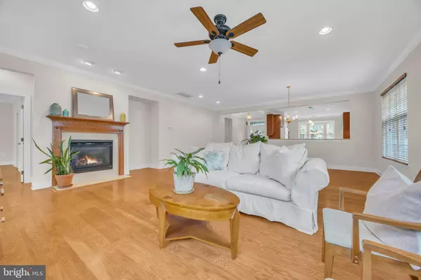 Hamilton, NJ 08691,8 BARBADOS CT