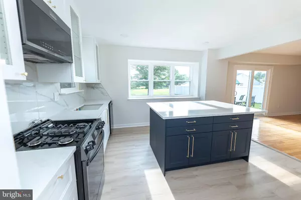 Cherry Hill, NJ 08003,209 HENFIELD AVE