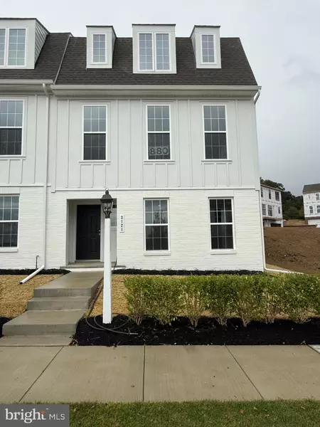 3121 OVERLOOK DR, Mechanicsburg, PA 17055