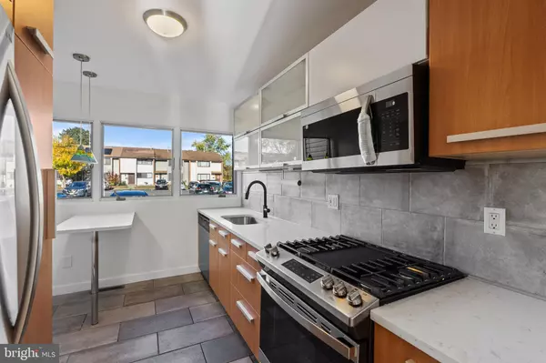 East Windsor, NJ 08520,7 TWIN RIVERS DR N