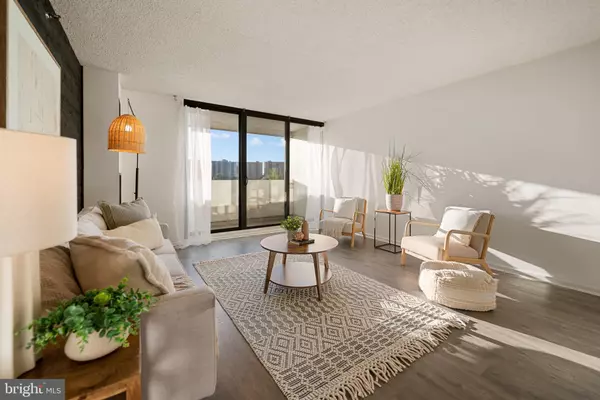 Alexandria, VA 22304,5911 EDSALL RD #908