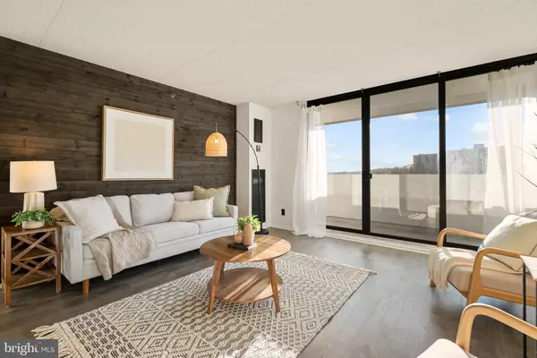 Alexandria, VA 22304,5911 EDSALL RD #908