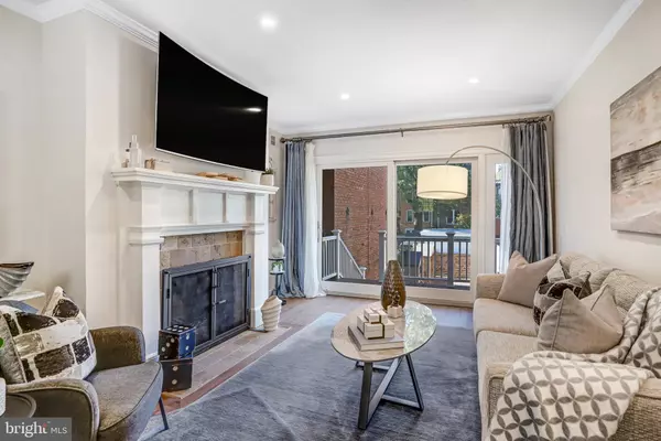 Washington, DC 20003,745 10TH ST SE