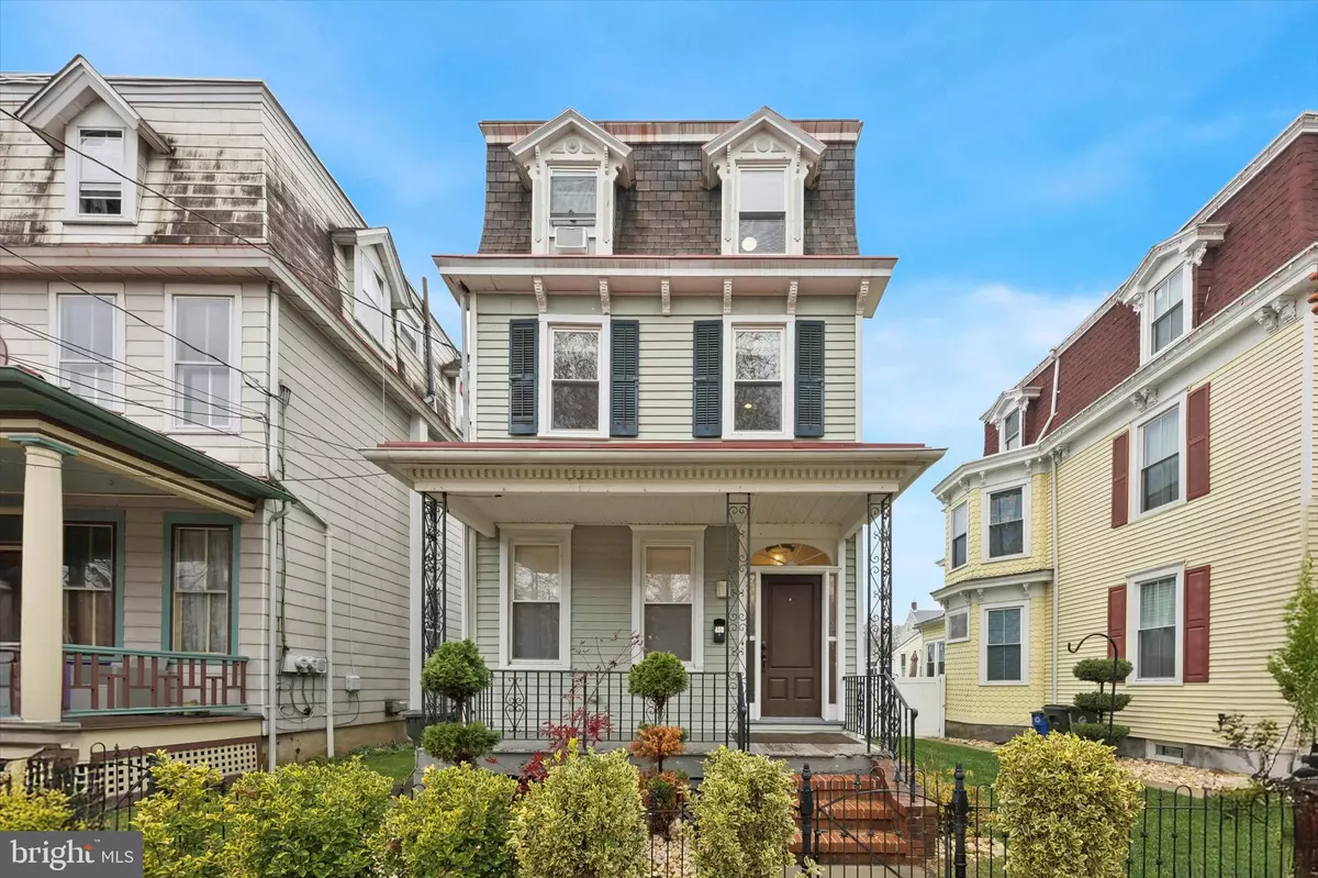 Burlington, NJ 08016,450 LOCUST AVE