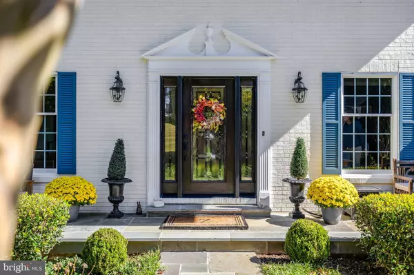 329 CLUB VIEW DR, Great Falls, VA 22066