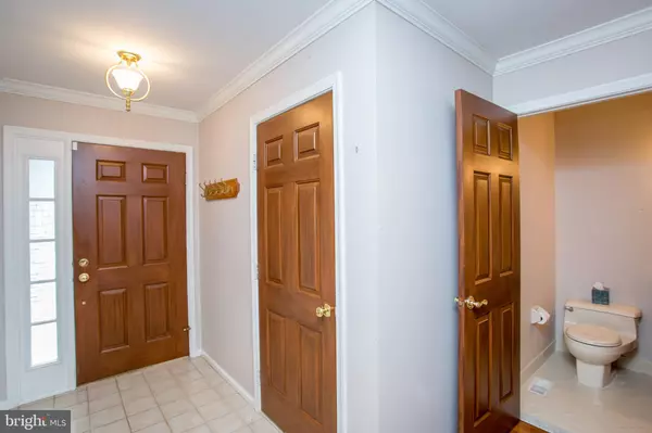 Lambertville, NJ 08530,9 STURBRIDGE CT