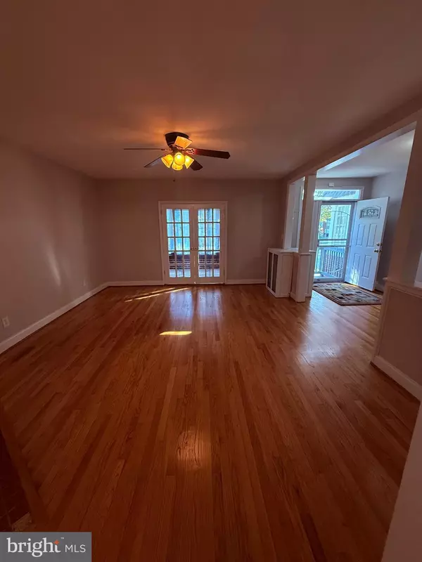 Baltimore, MD 21218,824 E 33RD ST