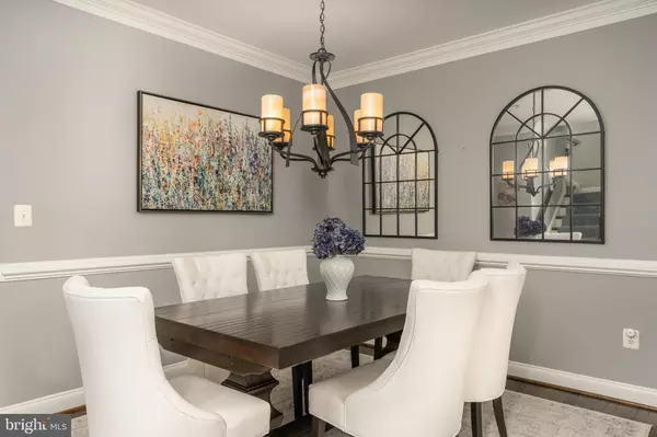 Mclean, VA 22102,7486 CARRIAGE HILLS DR