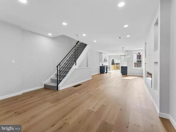 Philadelphia, PA 19150,2424 77TH AVE