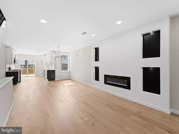 2424 77TH AVE, Philadelphia, PA 19150