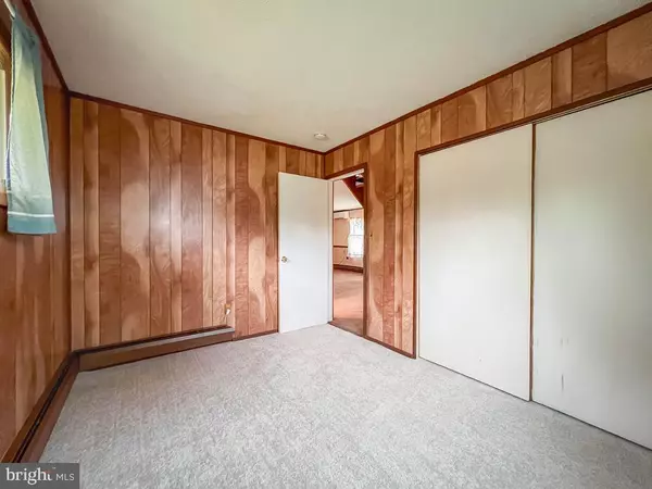 Levittown, PA 19055,316 CRABTREE DR