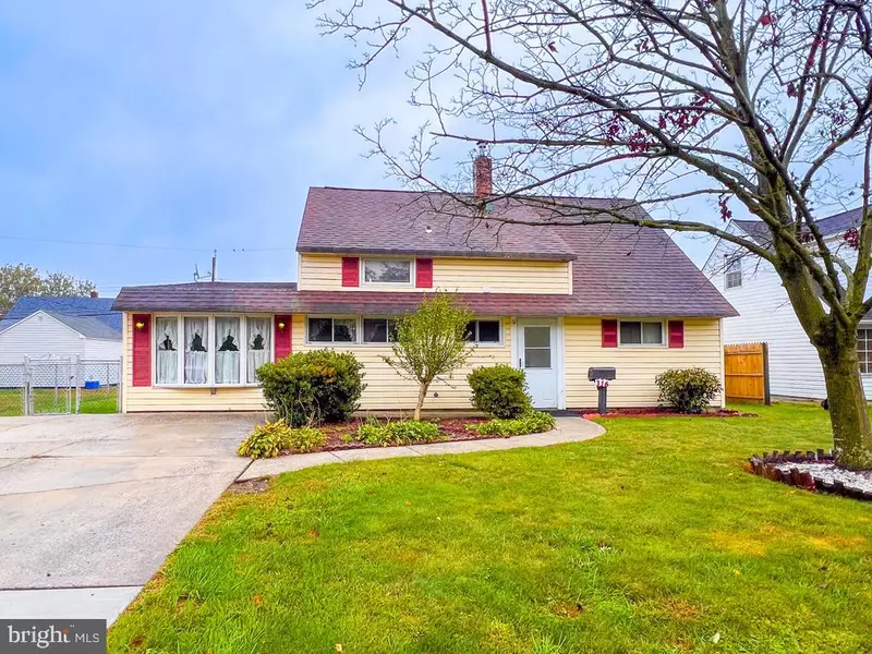 316 CRABTREE DR, Levittown, PA 19055