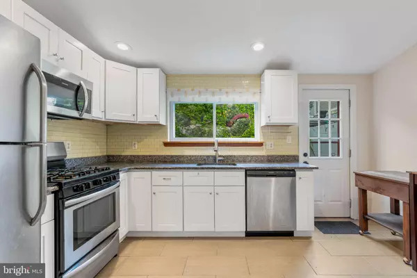 Philadelphia, PA 19147,215 GERRITT ST