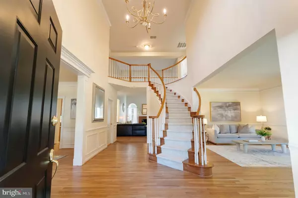 Herndon, VA 20171,12704 AUTUMN CREST DR