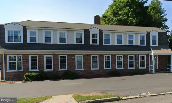 136 W LANCASTER AVE, Paoli, PA 19301