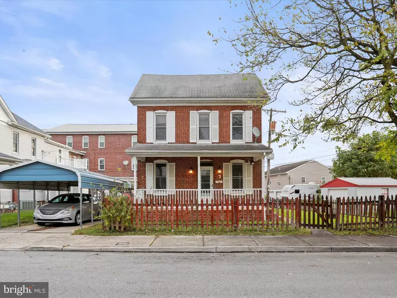 3 SPRENKLE AVE, Hanover, PA 17331