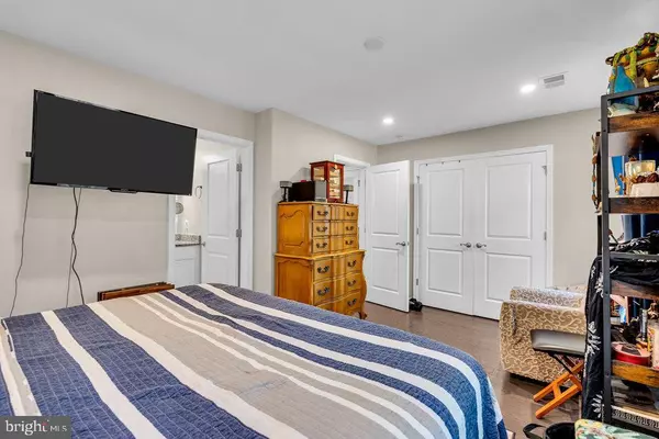 Brick, NJ 08723,305 SPIRIT WAY