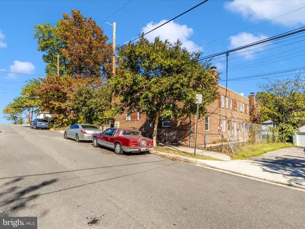 Washington, DC 20019,825 48TH PL NE