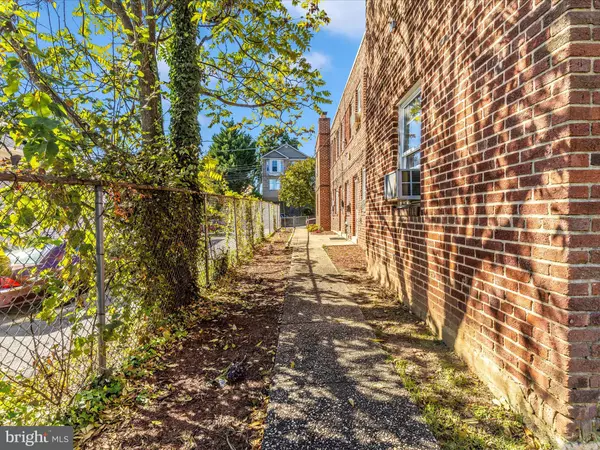 Washington, DC 20019,825 48TH PL NE