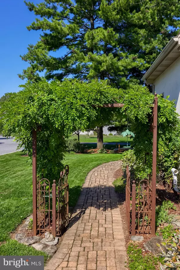 Lititz, PA 17543,708 GOOSE NECK DR