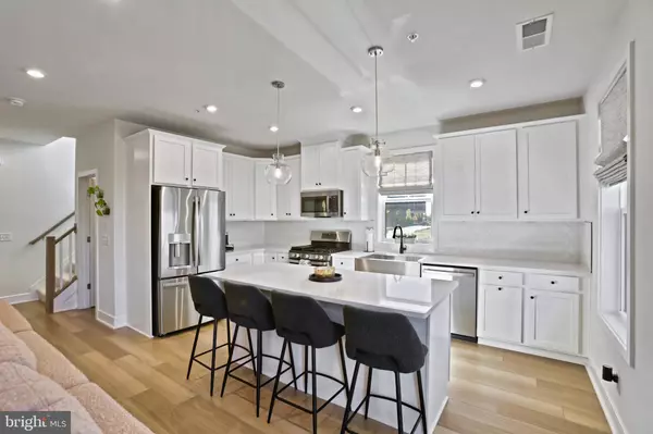 Ashburn, VA 20147,42662 DARALA DR