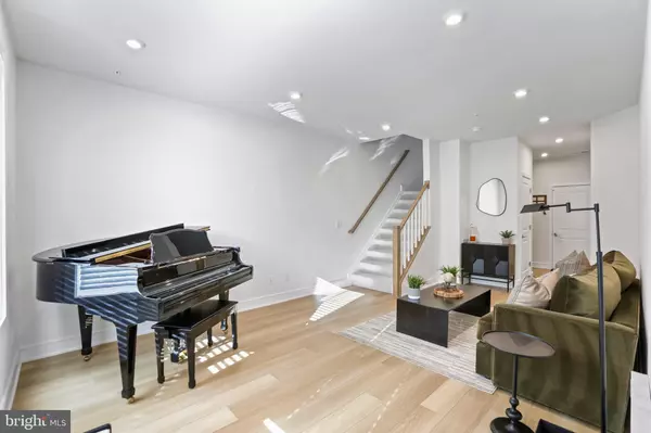 Ashburn, VA 20147,42662 DARALA DR